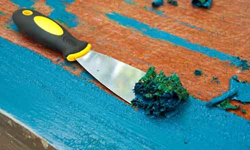 Removing paint from wooden surface